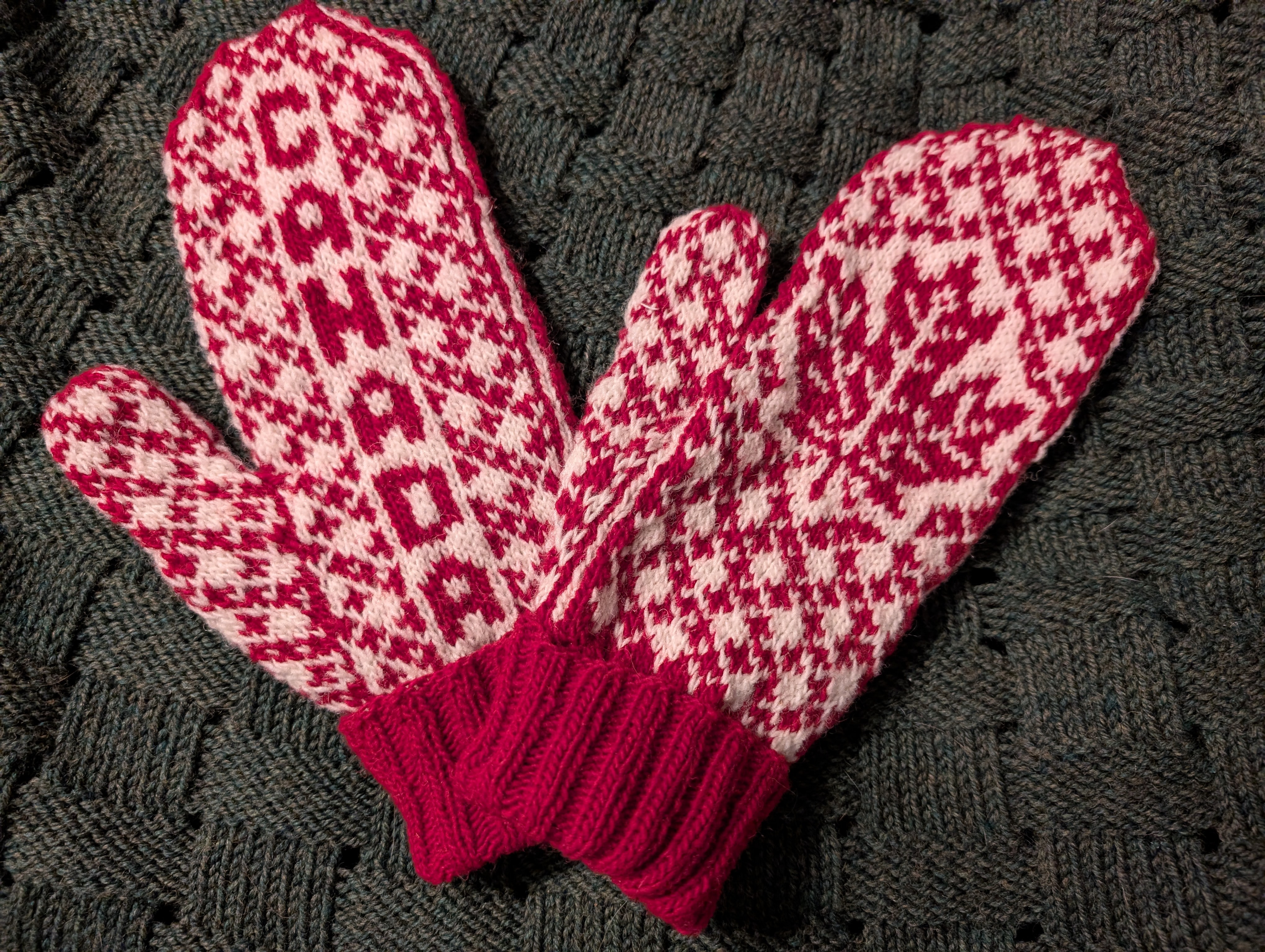 Canada Mitts