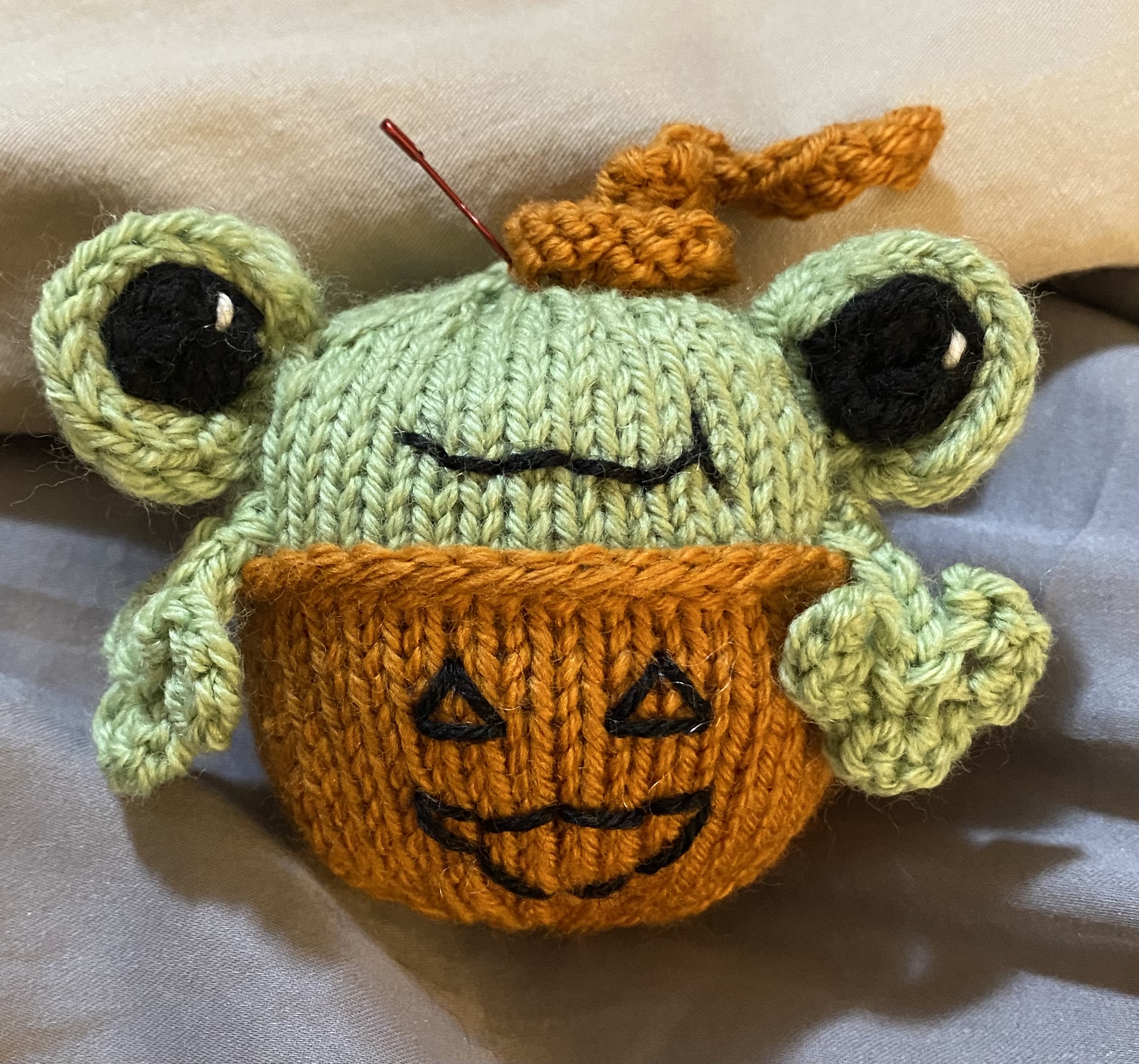 Froggy Ina Pumpkin